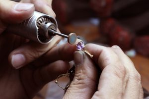 Façonnage de pierres précieuses